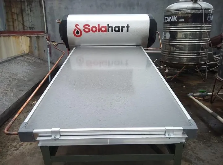Water heater tenaga surya Solahart terpasang